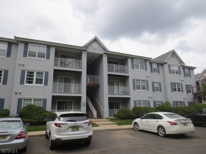 113 Stratford Pl, Bridgewater Twp., NJ 08805
