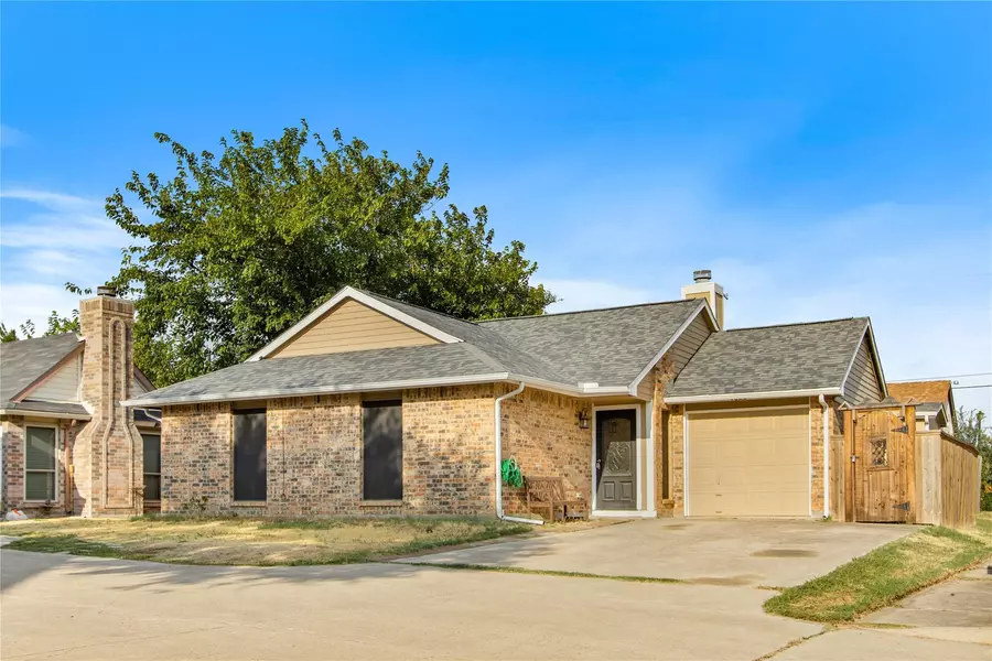 4622 Larner Street, The Colony, TX 75056