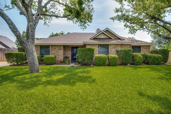 210 Raintree Drive, Highland Village, TX 75077