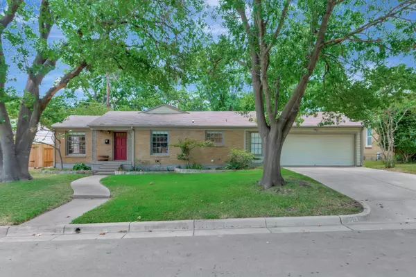 3513 Rogers Avenue, Fort Worth, TX 76109