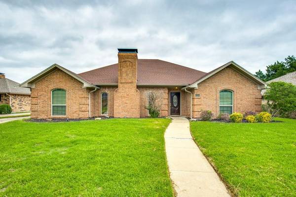 200 Sunny Crest Drive,  Murphy,  TX 75094