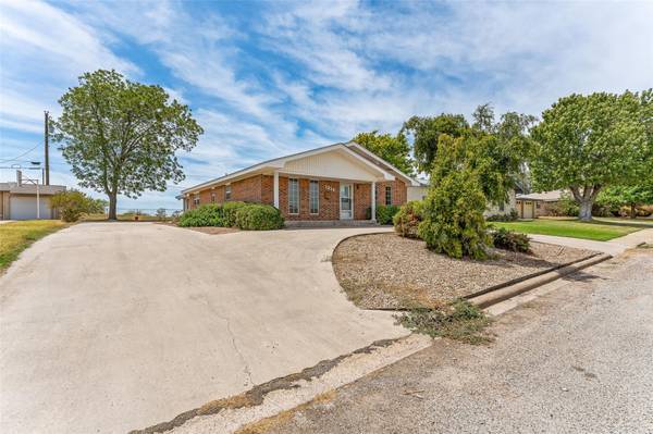 1317 Haven Drive, Comanche, TX 76442