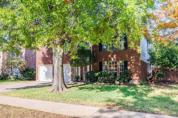 2711 Old English Court, Euless, TX 76039