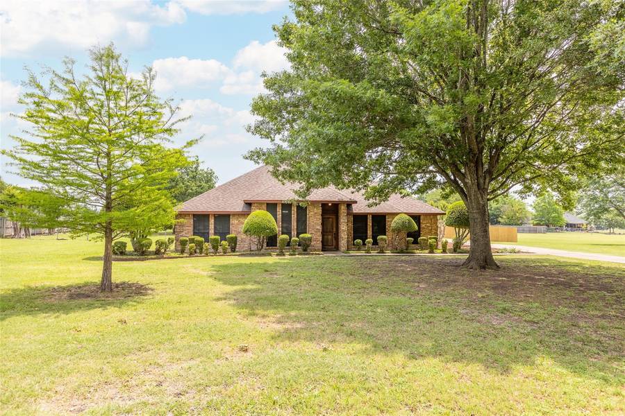 904 Winding Creek Trail, Oak Leaf, TX 75154