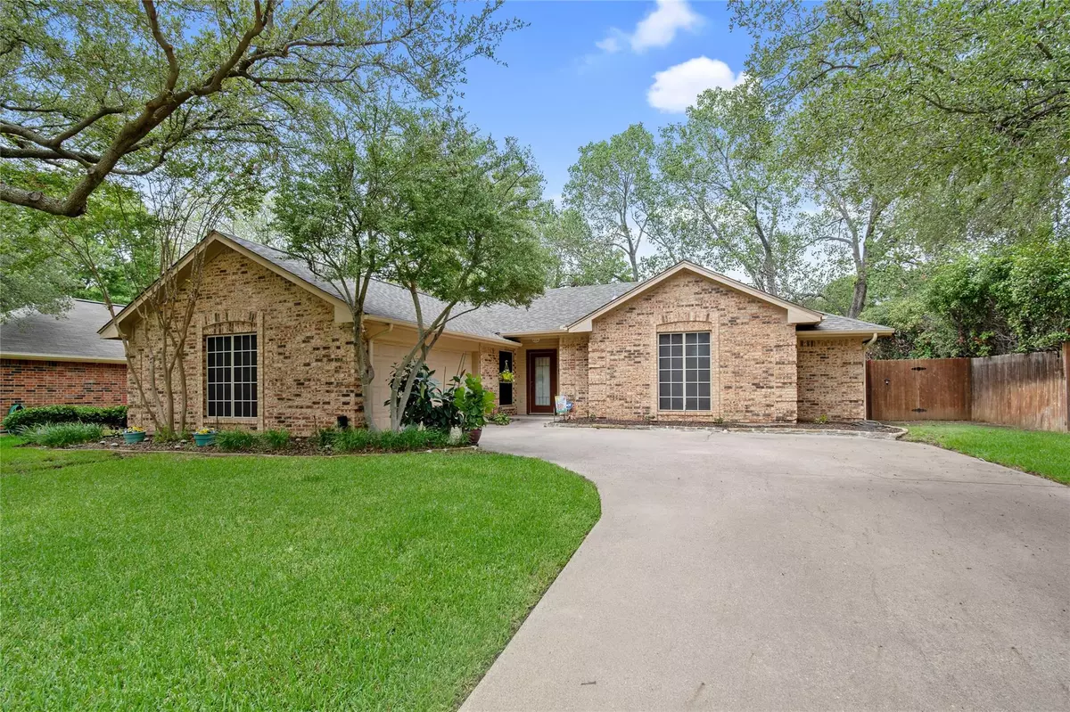 Flower Mound, TX 75028,2224 Oak Bluff Drive