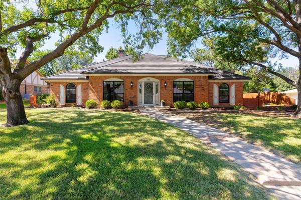 141 Addison Drive, Highland Village, TX 75077