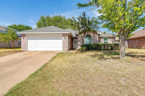 1009 Miles Avenue, Burleson, TX 76028