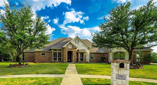 401 Lago Circle, Heath, TX 75032