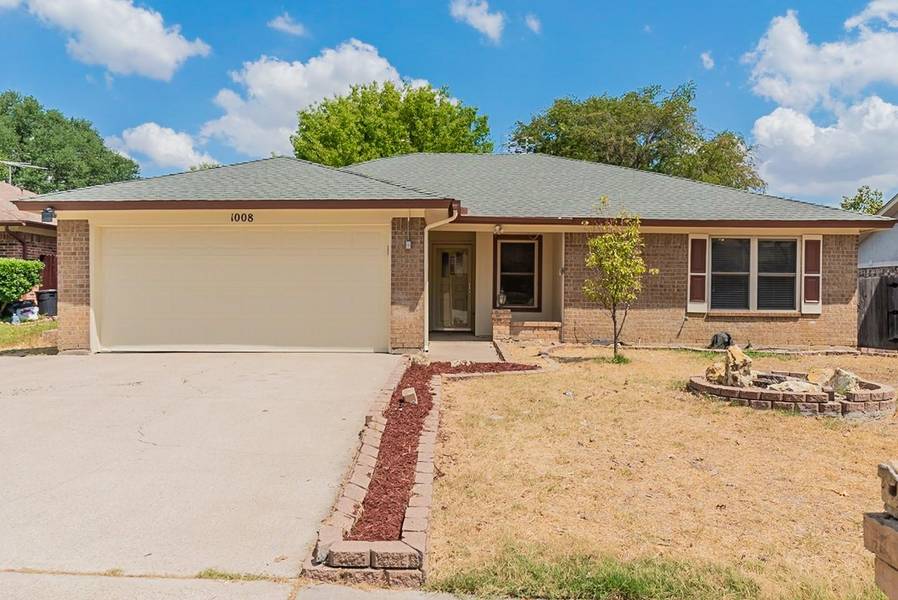 1008 Green Ridge Terrace, Saginaw, TX 76179