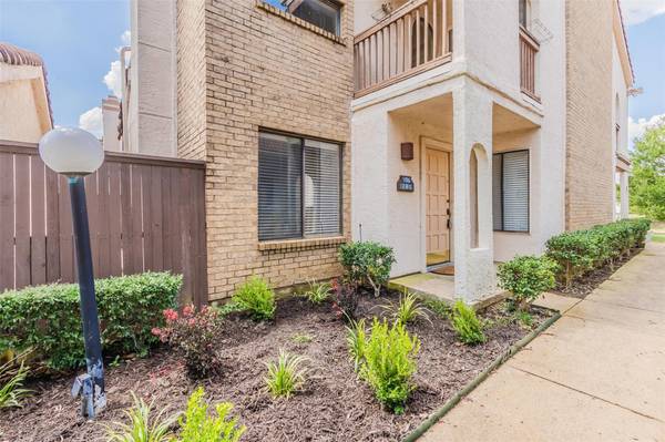 543 Ranch Trail #181, Irving, TX 75063