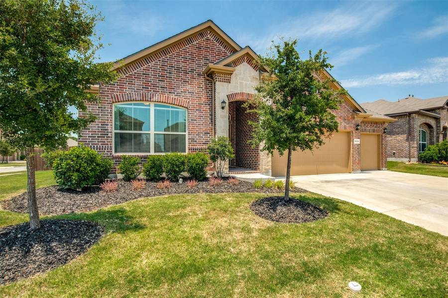 15701 Barton Ridge Drive, Fort Worth, TX 76177