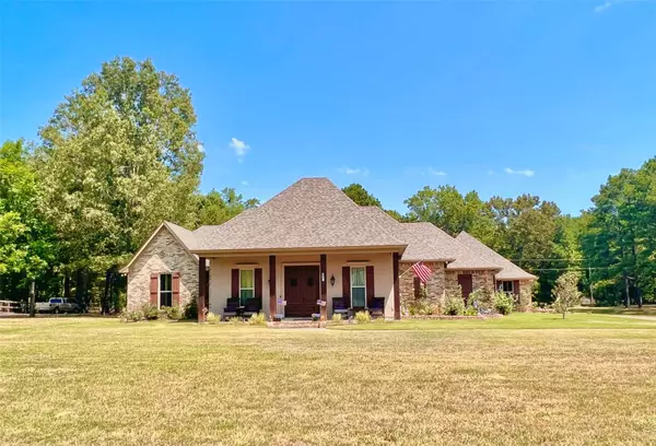 100 Family Circle, Benton, LA 71006