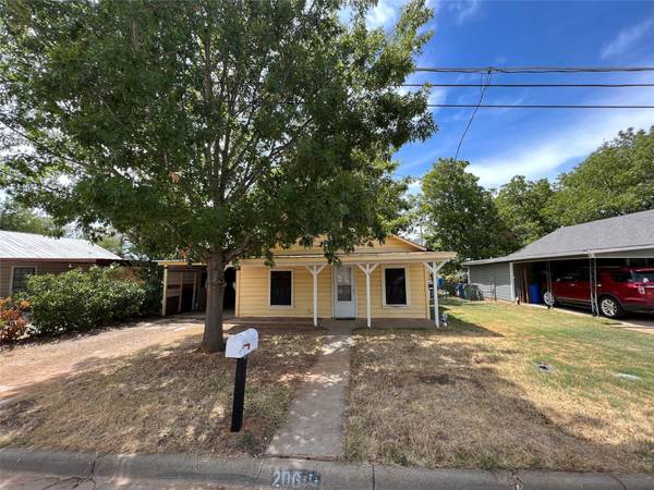 206 Ohio Street, Graham, TX 76450