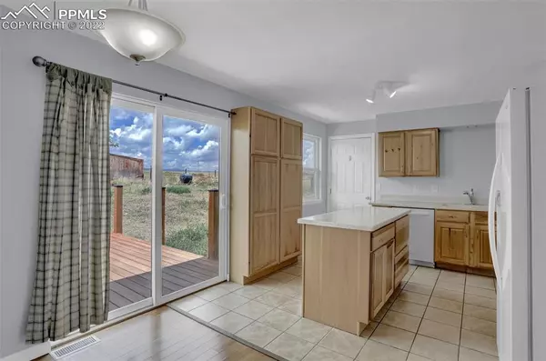 Larkspur, CO 80118,12501 Mesa View RD