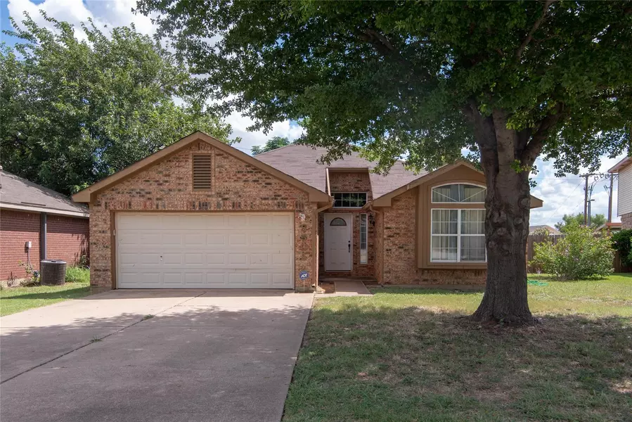 8505 Willow Creek Court, Fort Worth, TX 76134