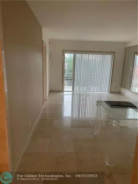 Deerfield Beach, FL 33064,4311 Crystal Lake Dr  #421