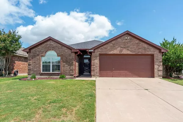 4528 Wheatland Drive, Fort Worth, TX 76179