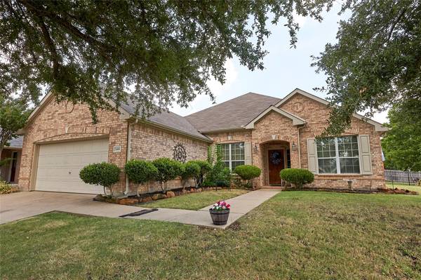 2404 Blanco Drive, Grand Prairie, TX 75052