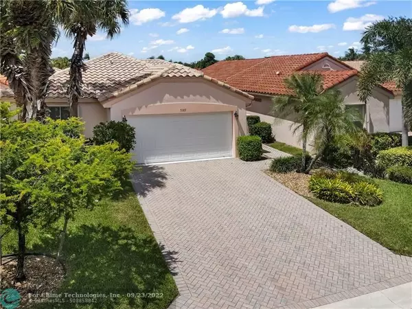 5105 Pelican Cove Dr, Boynton Beach, FL 33437