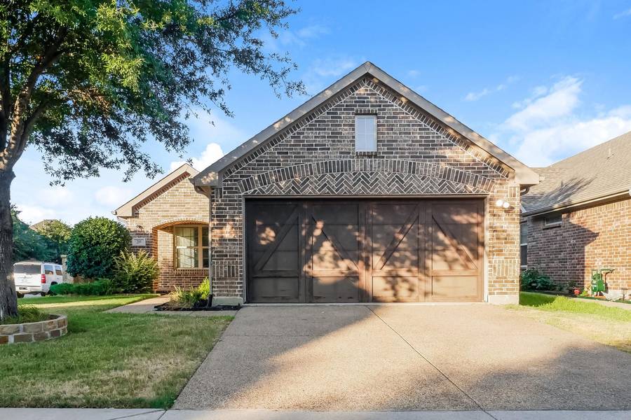 209 Eastland Drive, Lewisville, TX 75056