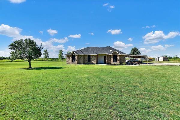 838 Savage Road, Bells, TX 75414