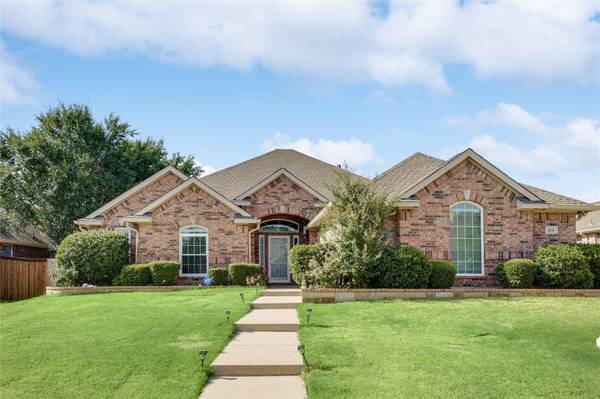 114 Indian Paint Drive, Justin, TX 76247