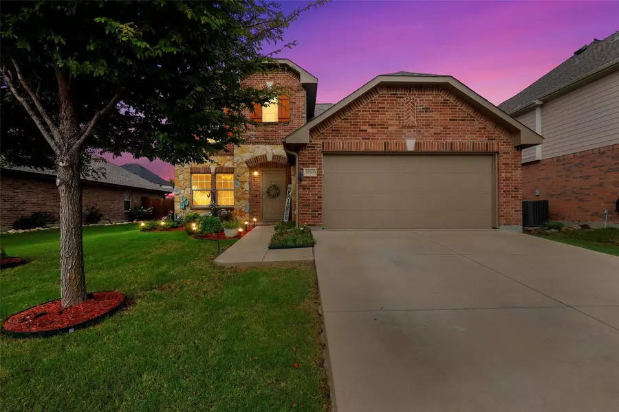 10325 Fossil Valley Drive, Fort Worth, TX 76131