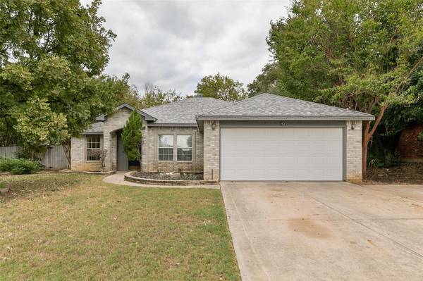 3203 Cliff Oaks Drive, Corinth, TX 76210