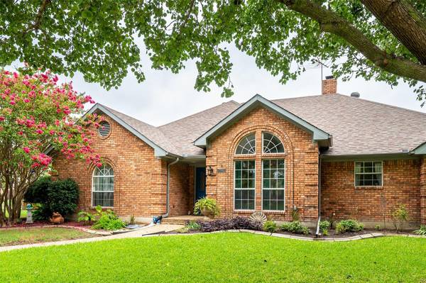 2551 Blackberry Drive, Richardson, TX 75082