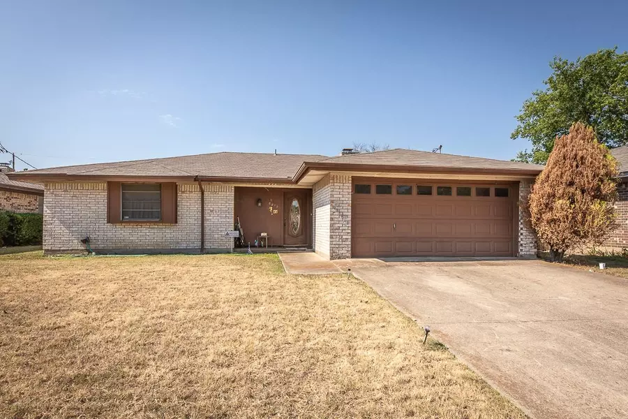 8817 Herman Street, White Settlement, TX 76108