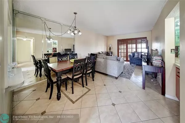 Boca Raton, FL 33428,9370 SW 8th St  #408