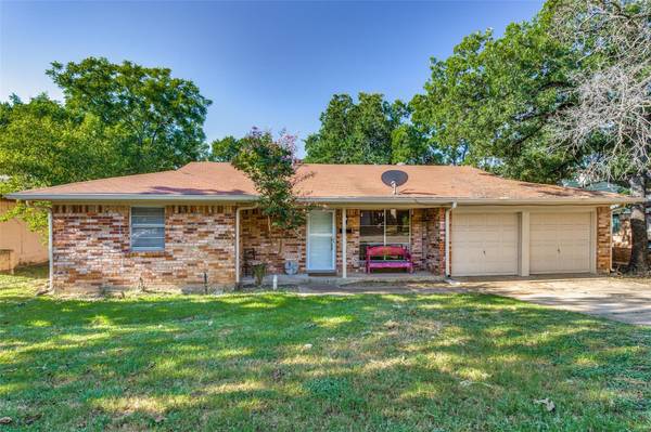 4720 Woody Lane, Forest Hill, TX 76140