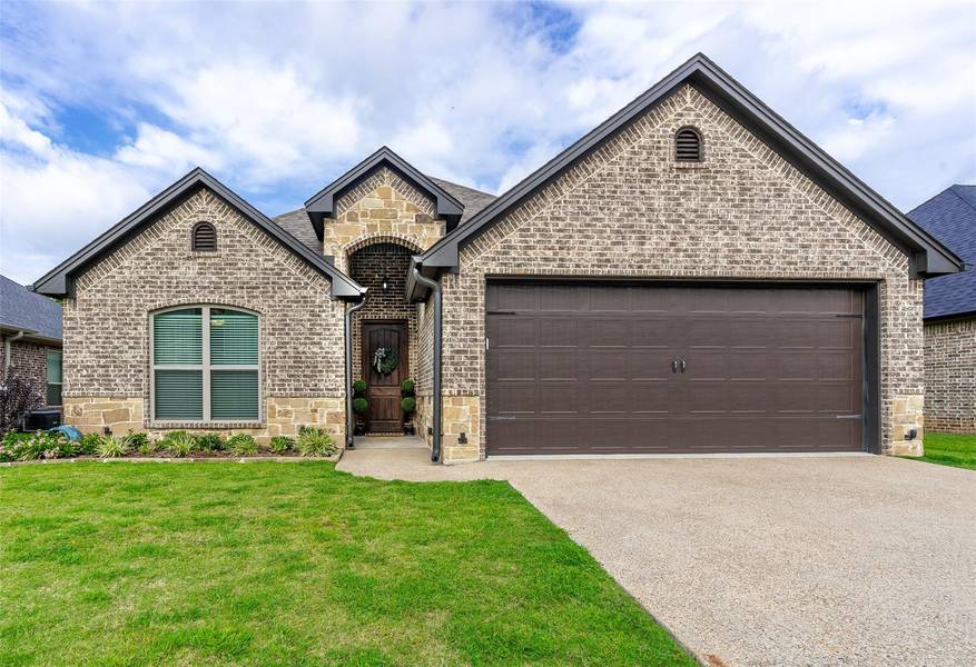 105 Ball Park Drive, Hallsville, TX 75650