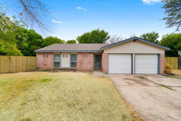 3173 Christopher Street, Grand Prairie, TX 75052