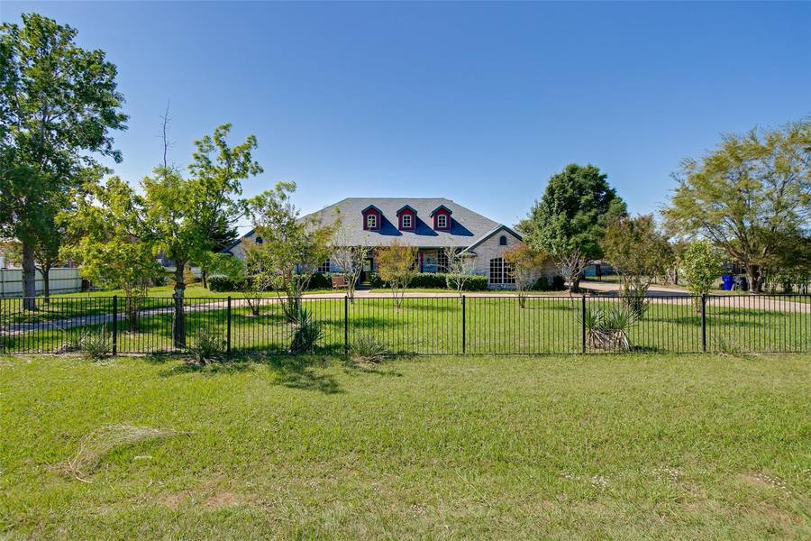 201 Lake Road, Lavon, TX 75166