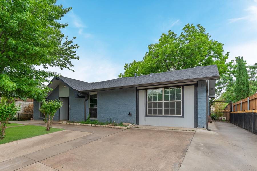 1043 Elmwood Drive, Lewisville, TX 75067