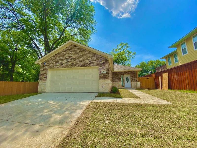 2433 Gooch Street, Dallas, TX 75241