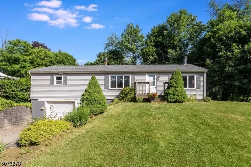 14 W Orchard St, Lebanon Twp., NJ 07830