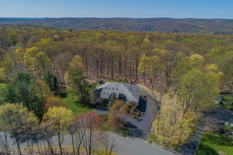 754 Galloping Hill Rd, Franklin Lakes Boro, NJ 07417