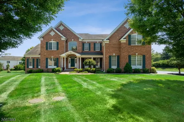 8 Crane Ct, Hillsborough Twp., NJ 08844