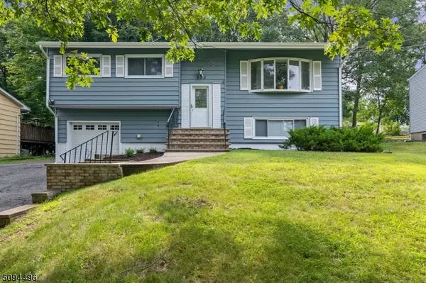 223 Chincopee Ave, Hopatcong Boro, NJ 07843