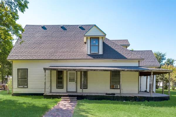 700 Harrel Avenue, Bynum, TX 76631