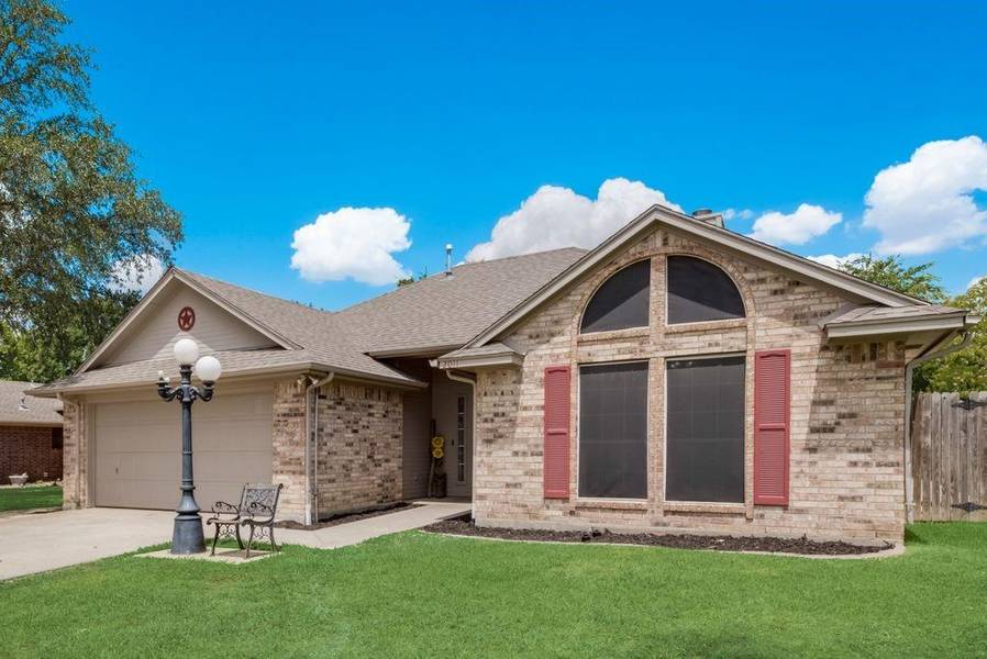 2011 Benjamin Drive, Sanger, TX 76266