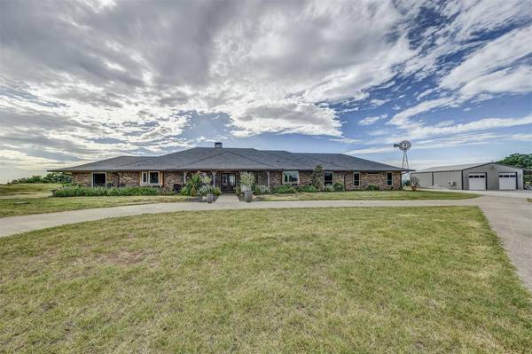 114 County Road 2475, Alvord, TX 76225