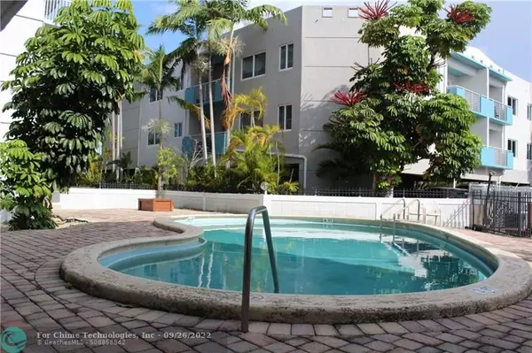 North Miami Beach, FL 33160,3527 NE 168th St  #309