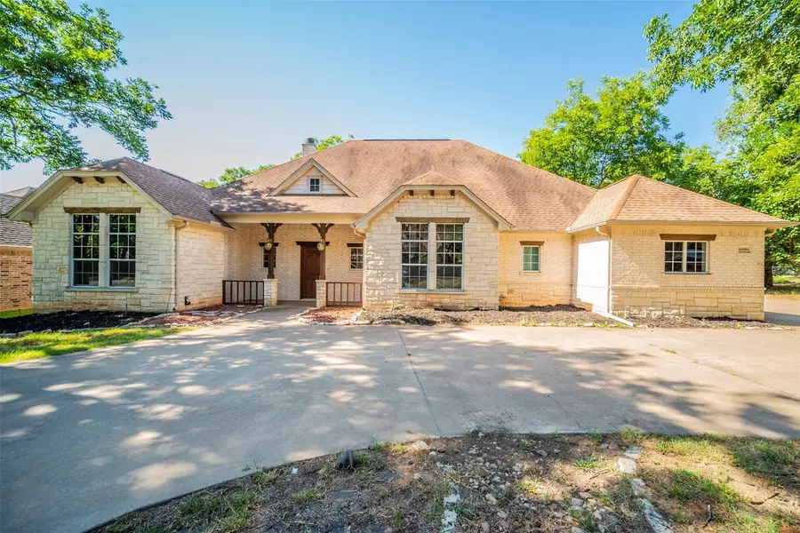 10204 Ravenswood Road, Granbury, TX 76049