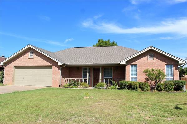 635 Maplewood Drive, Stephenville, TX 76401