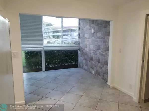 Deerfield Beach, FL 33064,941 Crystal Lake Dr  #111