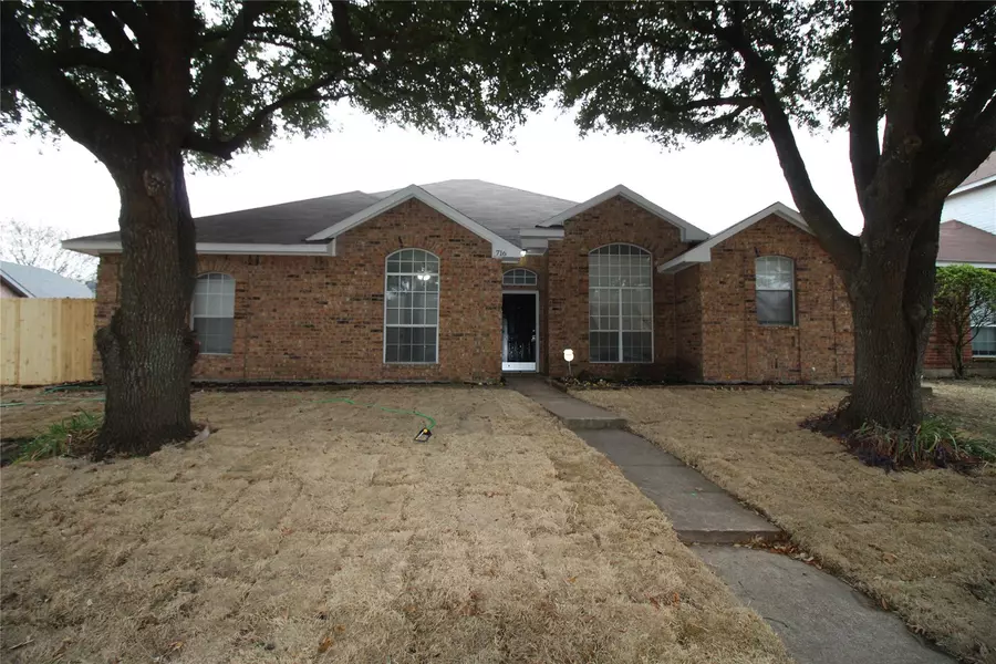 716 Oteca Drive, Desoto, TX 75115