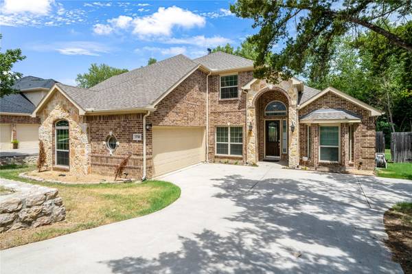 1710 Carriage Creek Drive, Desoto, TX 75115